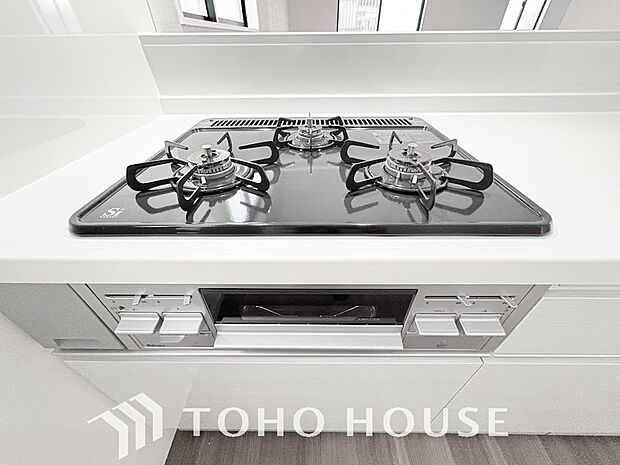 毎日料理をする、料理が好き、家族が多くて量を作る必要がある、等の方々にとっては必須の3口コンロ。