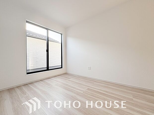 一日の疲れを癒やしてくれる主寝室。時を忘れて過ごす場所として過ごせるお部屋。