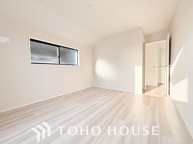 白を基調とした室内は、明るい住空間を造り出すだけでなく、清潔感をもたらしてくれます。