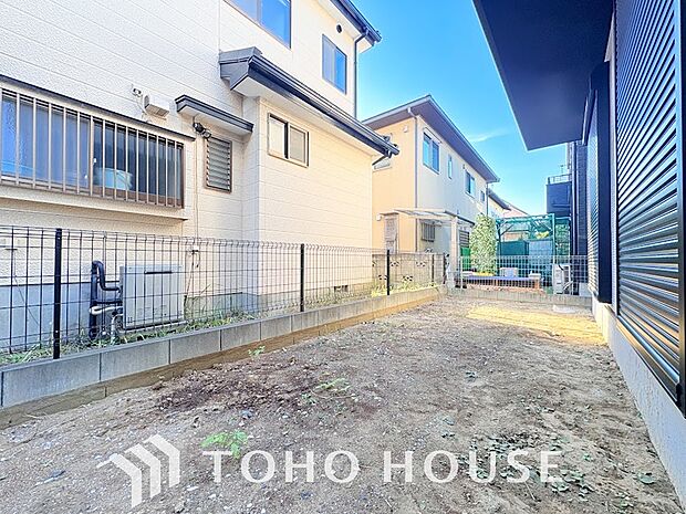 窓の先に庭があると風通しも良く、四季折々の変化も感じとることができそうですね。