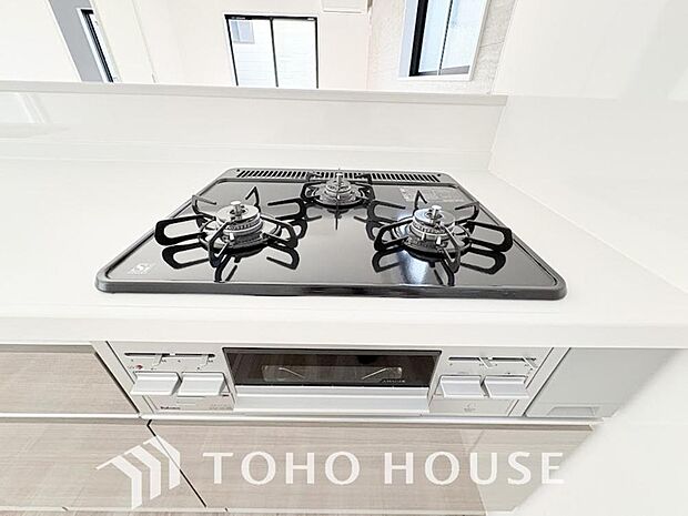 毎日料理をする、料理が好き、家族が多くて量を作る必要がある、等の方々にとっては必須の3口コンロ。