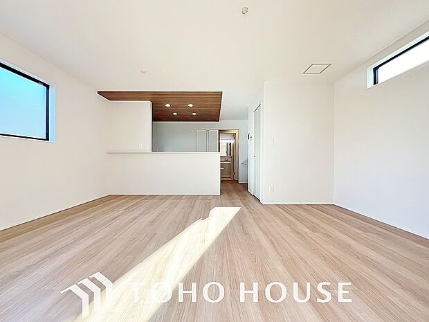 造りこんだ空間演出の妙が生み出す光と質のハーモニーはこの住宅のクオリティの良さを実感させてくれます。