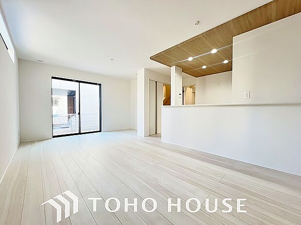 造りこんだ空間演出の妙が生み出す光と質のハーモニーはこの住宅のクオリティの良さを実感させてくれます。