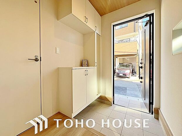 清潔感が溢れ、訪れる者すべてを「安らぎ」と「充実」で包み込みます。