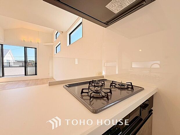 毎日料理をする、料理が好き、家族が多くて量を作る必要がある、等の方々にとっては必須の3口コンロ。