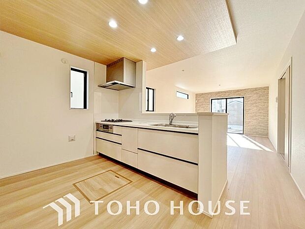 広々キッチンを採用。みんなで作った料理を召し上がりながらの会話は、どのような物になるのでしょうか。