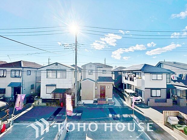 豊かな陽光に照らしだされる素敵な空間。季節を問わず華やいだ素敵な風景をお楽しみいただけます。