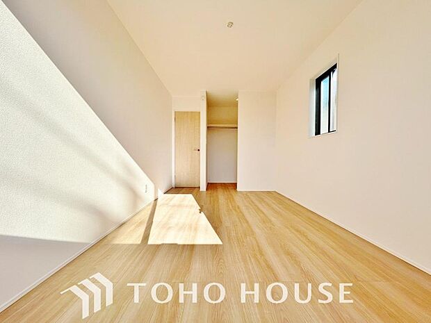 白を基調とした室内は、明るい住空間を造り出すだけでなく、清潔感をもたらしてくれます。