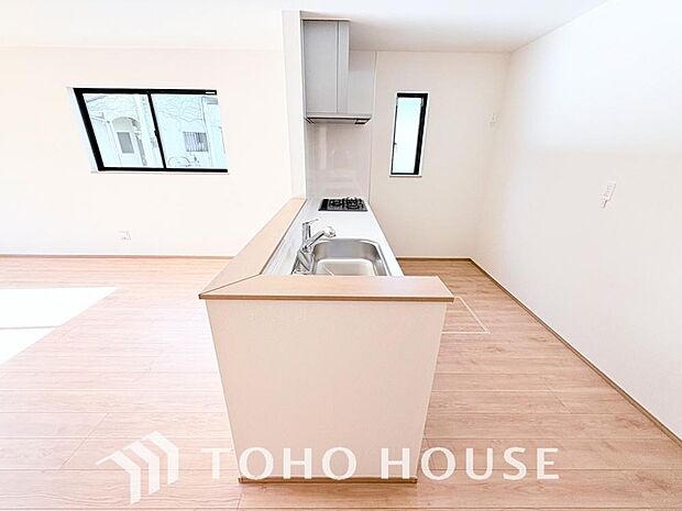 お料理の上手な方が、独壇場でお料理の腕を披露するスタイルに向いているキッチンです。