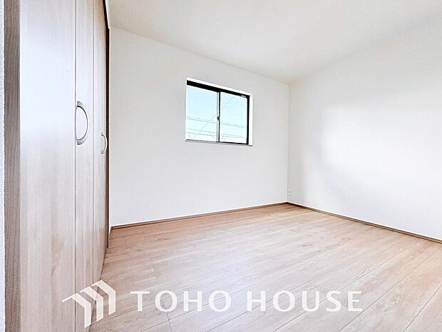 一日の疲れを癒やしてくれる主寝室。時を忘れて過ごす場所として過ごせるお部屋。