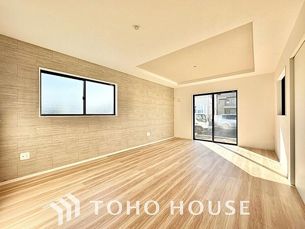 爽やかな通風と採光を存分に感じる事が出来る空間。毎日の暮らしに癒しをもたらす居心地の良いリビング。