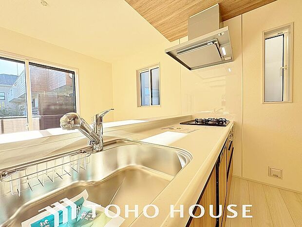 クリアな水が毎日使え、見た目にもスマートな浄水器一体型。お米を炊いたりする際には浄水機能をつかうこともできて、人気の商品です。