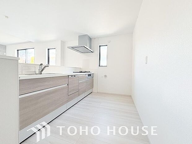 お料理の上手な方が、独壇場でお料理の腕を披露するスタイルに向いているキッチンです。