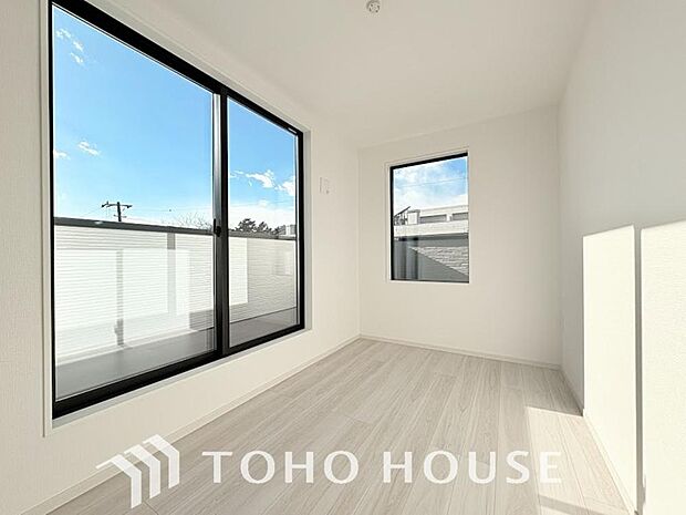 一日の疲れを癒やしてくれる主寝室。時を忘れて過ごす場所として過ごせるお部屋。