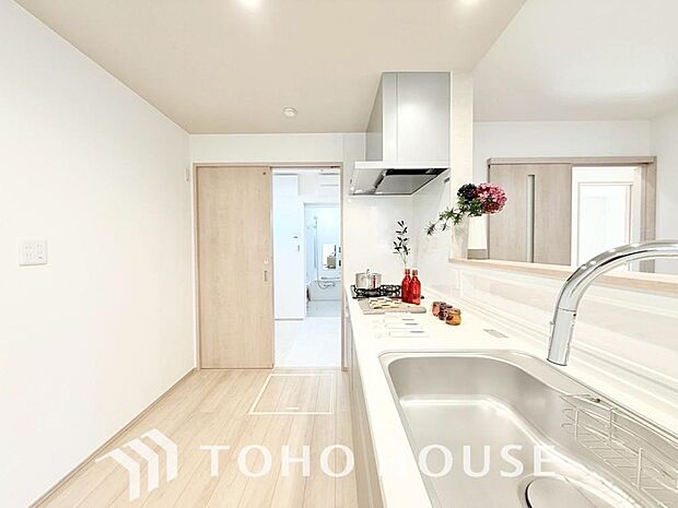 お料理の上手な方が、独壇場でお料理の腕を披露するスタイルに向いているキッチンです。