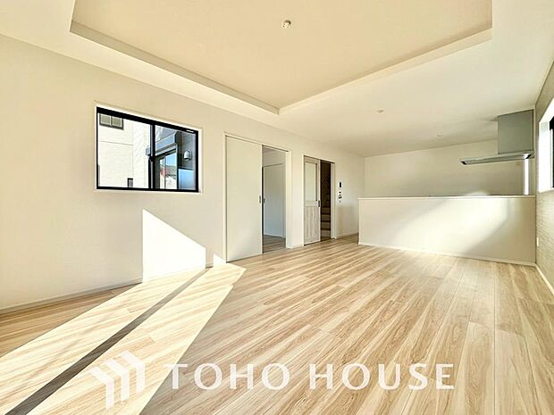 ホワイトナチュラルのテイストが、自然体で過ごせる心地良さ生み出しています。