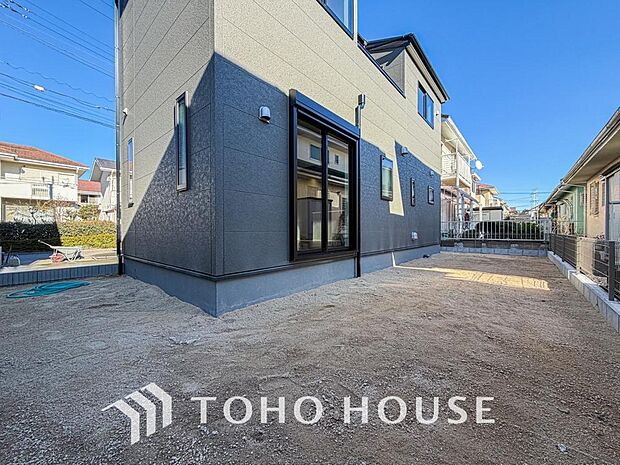 どんなお庭に仕上げるか。新生活に付いて回る楽しい悩みのひとつです。ウッドデッキの新設等もご相談下さい