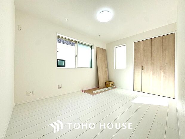 白を基調とした室内は、明るい住空間を造り出すだけでなく、清潔感をもたらしてくれます。