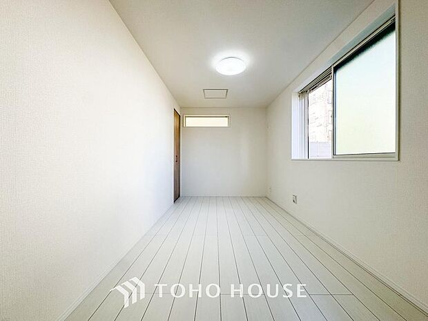 快適な光を取り入れ、心地よい風を取り入れます。心と体をゆったりと安らげる寝室。