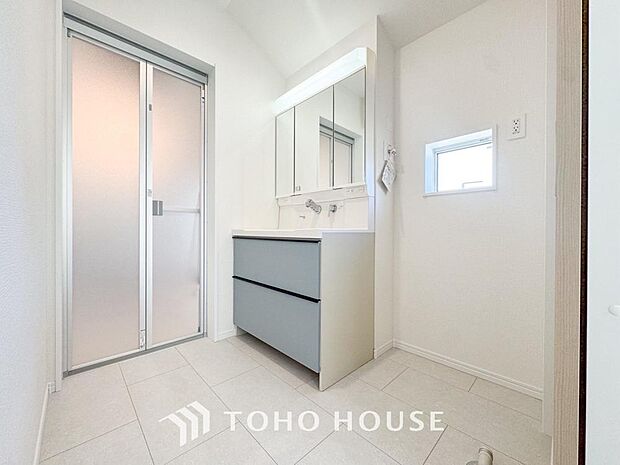 シンプルだからこそ使いやすい。スタンダードなデザインの洗面台はお掃除もしやすくいつも清潔。