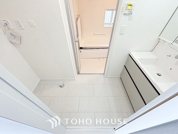 シンプルだからこそ使いやすい。スタンダードなデザインの洗面台はお掃除もしやすくいつも清潔。