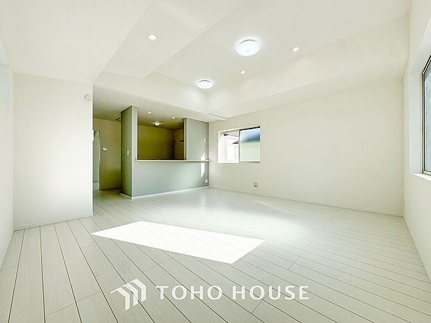 家族皆が集まる場所だからこそ、一番明るく使い勝手のいい空間に仕上げております。