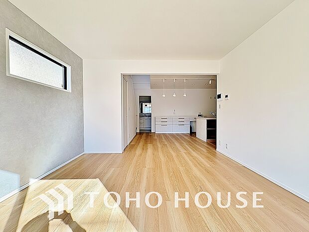 作り手の「気持ちの良いリビングでお過ごししていただきたい」という思いを感じさせます。