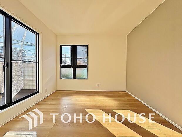 一日の疲れを癒やしてくれる主寝室。時を忘れて過ごす場所として過ごせるお部屋。