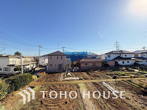 その豊かな眺望にふさわしい空間には、通風・採光にも優れ、心地よい光と風があふれています。