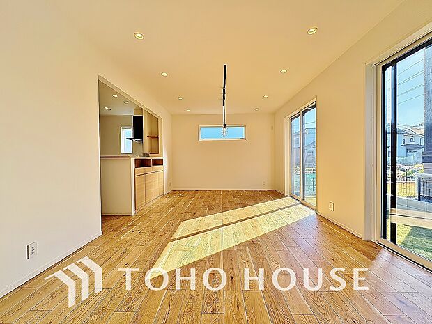 家は、ただ生活する場ではなく、笑顔の毎日、安らぎの日々のために、暮らしを愉しく、快適にする場所。