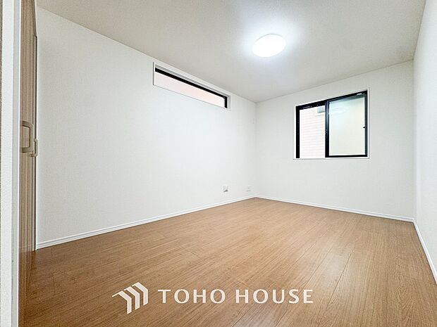 白を基調とした室内は、明るい住空間を造り出すだけでなく、清潔感をもたらしてくれます。