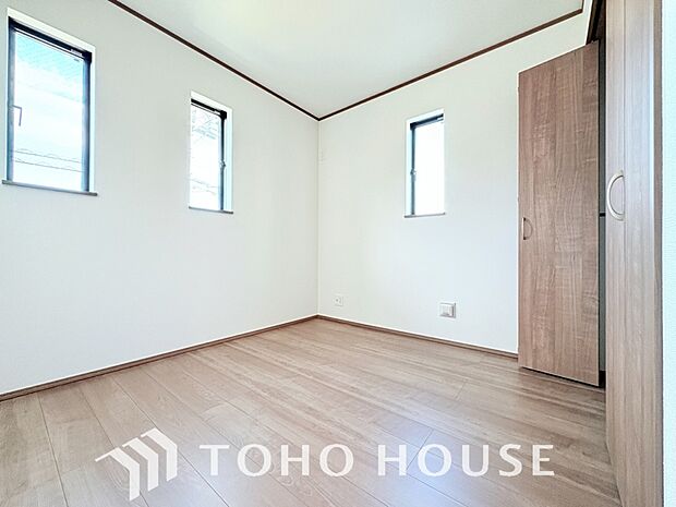 生活感を感じない空間では落ち着く事はできません。絶妙な雰囲気、配色、素材感を意識してコーディネート。