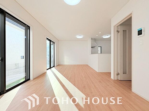 作り手の「気持ちの良いリビングでお過ごししていただきたい」という思いを感じさせます。