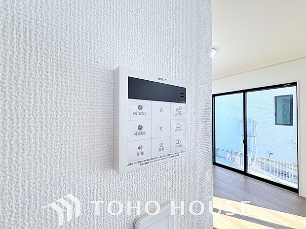 スイッチ1つで一定量の湯を浴槽に張ったり、保温や追い焚きをすることができる機能は何かと便利。