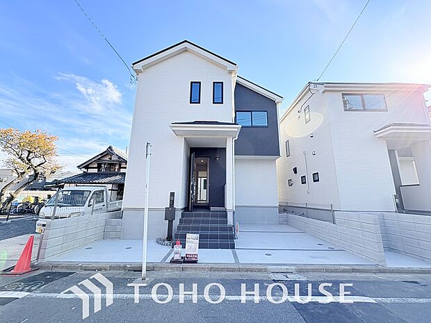 マンションとは違う敷地内駐車。ご主人様のお車のお手入れにも気合が入りますね。