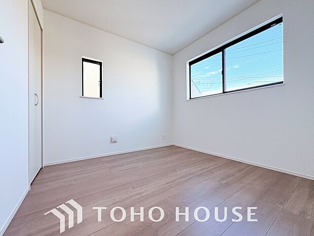 生活感を感じない空間では落ち着く事はできません。絶妙な雰囲気、配色、素材感を意識してコーディネート。