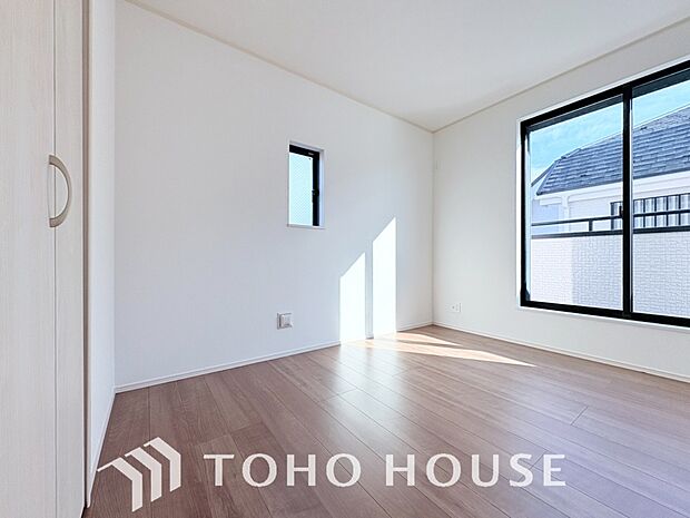 白を基調とした室内は、明るい住空間を造り出すだけでなく、清潔感をもたらしてくれます。