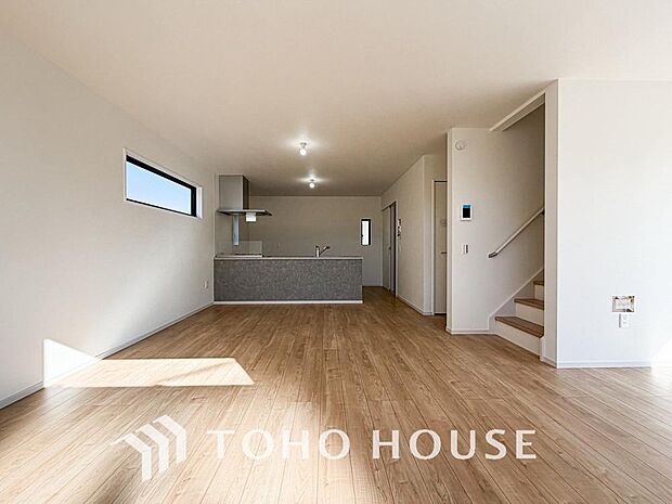 造りこんだ空間演出の妙が生み出す光と質のハーモニーはこの住宅のクオリティの良さを実感させてくれます。