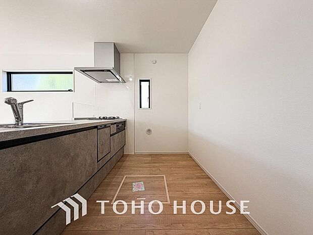 お料理の上手な方が独壇場でお料理の腕を披露するスタイルに向いているキッチンです。