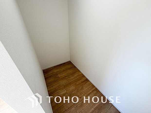 たっぷりと荷物を入るよう広々としたウォークインクローゼットを完備、使い勝手の良さを追求しております。