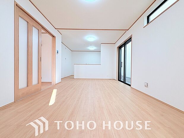 造りこんだ空間演出の妙が生み出す光と質のハーモニーはこの住宅のクオリティの良さを実感させてくれます。