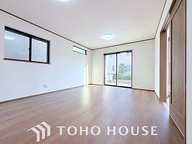 造りこんだ空間演出の妙が生み出す光と質のハーモニーはこの住宅のクオリティの良さを実感させてくれます。