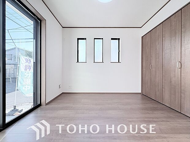 白を基調とした室内は、明るい住空間を造り出すだけでなく、清潔感をもたらしてくれます。