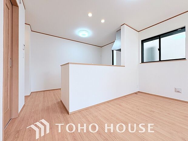 広々キッチンを採用。みんなで作った料理を召し上がりながらの会話は、どのような物になるのでしょうか。