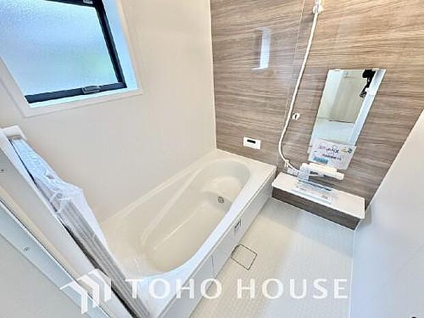 心地よいバスタイムを演出する浴室はゆとりあるサイズを採用。