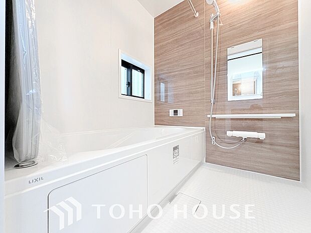 心地よいバスタイムを演出する浴室はゆとりあるサイズを採用。