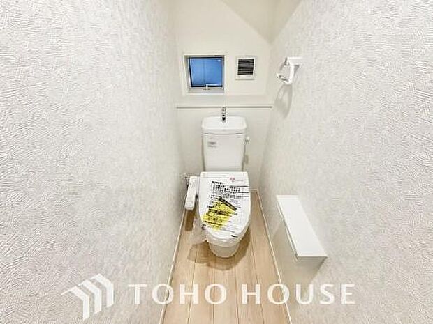 清潔な空間であって頂けますように、目に留まるだけではなく汚れをふき取り易いフロアと壁紙をチョイス。