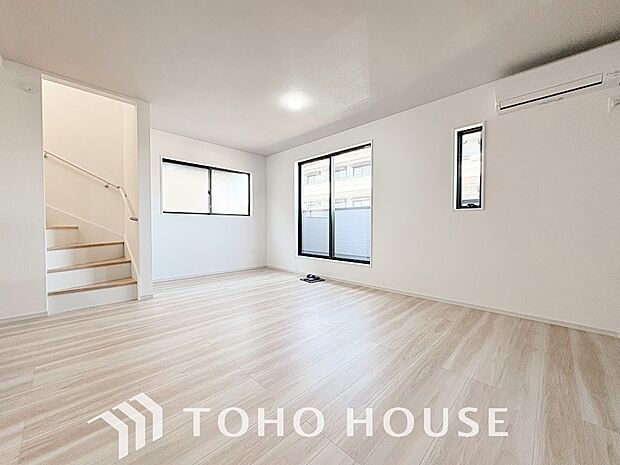 造りこんだ空間演出の妙が生み出す光と質のハーモニーはこの住宅のクオリティの良さを実感させてくれます。