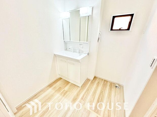 シンプルだからこそ使いやすい。スタンダードなデザインの洗面台はお掃除もしやすくいつも清潔。