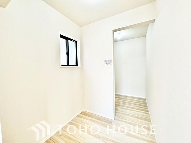 少しでも空いているスペースを収納にすることで、無駄のない空間を演出しております。